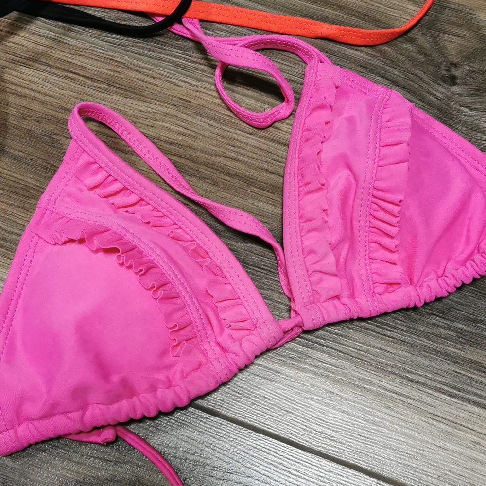 String Bikini Lot, 5 Ruffle Triangle Tops & 1 Bottom, Small/Extra Small - Picture 3 of 3